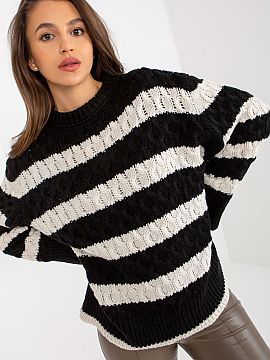 Jumper Factory Price  Oversized striped women\'s sweater is a comfortable proposal in a casual style, perfect for everyday wear and work. The loose fit provides f
