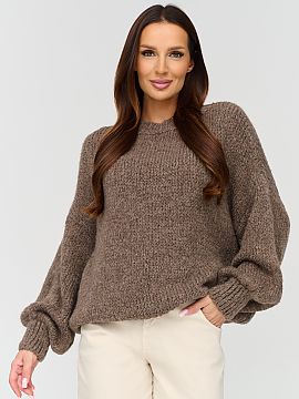 Jumper Makadamia  A soft, loose-fitting women\'s sweater is a perfect choice for cooler days. The relaxed shape provides comfort and does not restrict movemen