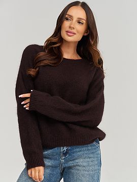 Jumper Makadamia  Smooth women\'s sweater is a universal proposal that will work great in everyday stylizations. The classic cut with long sleeves provides co