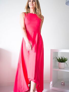 Cocktail dress Jersa  Simple yet elegant dress with zipper at back. Dress is lined, with a fitted top cut off at the waist. Dress in maxi length, longer back, sho