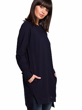 Sweatshirt BeWear  With fashionable side slits and a ribbed bottom hem, this unique, slightly longer than usual oversized sweatshirt is sure to become a favori
