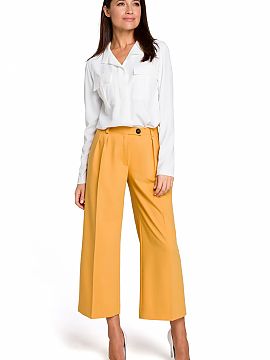 Women trousers Stylove  Loose one-coloured cullottes will highlight any styling, both the less and more elegant one. They will successfully replace an elegant skirt