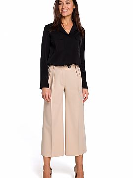Women trousers Stylove  Loose one-coloured cullottes will highlight any styling, both the less and more elegant one. They will successfully replace an elegant skirt