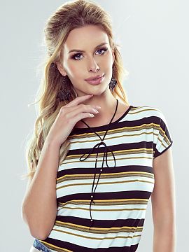 Blouse Eldar  A blouse that can be successfully used for many stylings. Featuring a classic, very feminine neckline, soft cotton fabric and comfortable sh