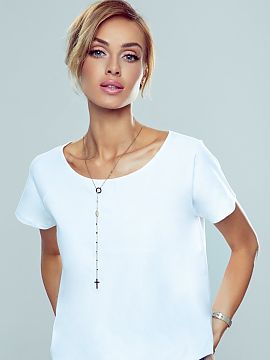 Blouse Eldar  A charming, smooth blouse with short sleeves and a tempting split on the back. The top is accented with a small, sweet satin bow. Soft and h