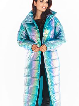 Coat awama  A long, straight holographic coat fastened with press studs. High collar protects against the cold. Hands can be hidden in pockets, which ar