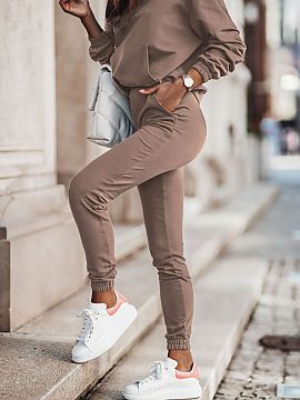 Set IVON  Together or separately? You decide! Our sweatpants sets were created according to the rule mix and match as you like. The classic sweatshirt