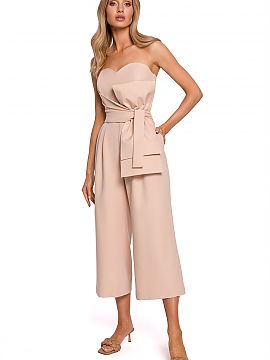 Suit Moe  Break stereotypes and express yourself through your outfit! This suit has the power! A striking corset top with strong details such as a dra