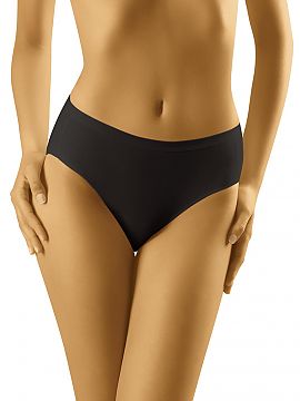 Panties Wolbar  Cool, slightly sporty panties with a flat elastic waistband. Soft and elastic, they hide well under clothing. Flat seams and smooth knitwear