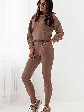 Set IVON  The perfect sweatshirt set! Not the first and not the last in our offer. :) Louis is a tracksuit made of velour which is very pleasant to to