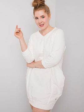 Daydress Relevance  Plus size dress with pockets and 3/4 sleeves in ecru color.
