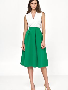 Skirt Nife  A flared midi skirt is an excellent element of a distinctive soft-office look. Juxtaposed with an elegant shirt, it can be a striking altern