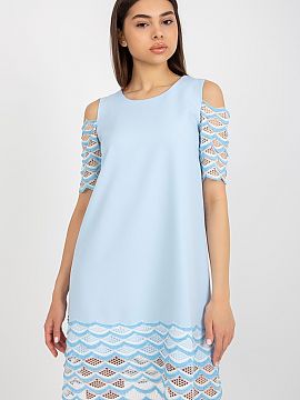 Cocktail dress Lakerta  Cocktail dress with short openwork sleeves and a round neckline. The bottom of the dress is trimmed with openwork embellishment.