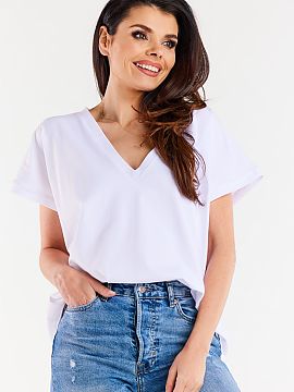 Blouse Infinite You  Sensational blouse, made of cotton very pleasant to the skin. V-shaped neckline emphasizing the bust. The product is made in Poland.