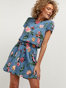 Daydress Tessita  The beautiful dress is a great option for both elegant and everyday styling. The top of the dress has a loose cut, kimono type and a slightl