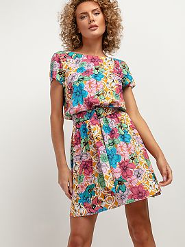 Daydress Tessita  The beautiful dress is a great option for both elegant and everyday styling. The top of the dress has a loose cut, kimono type and a slightl