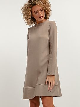 Daydress Tessita  Knitted dress before the knee with trapezoidal cut is a great option for the autumn season. Careful finishing, a stand-up neckline, darts in