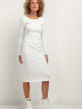 Daydress Tessita  A simple, fitted midi dress with a boat neckline will look beautiful on any figure. With its simple yet elegant look, this dress becomes an 