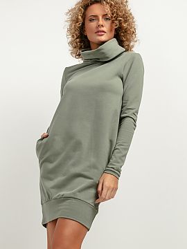 Daydress Tessita  A comfortable dress made of soft sweatshirt knit with a chimney-style neckline is the perfect choice for colder days. Tuba cut dress with se