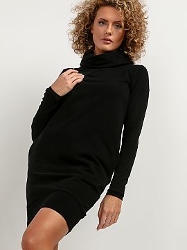 Daydress Tessita  A comfortable dress made of soft sweatshirt knit with a chimney-style neckline is the perfect choice for colder days. Tuba cut dress with se