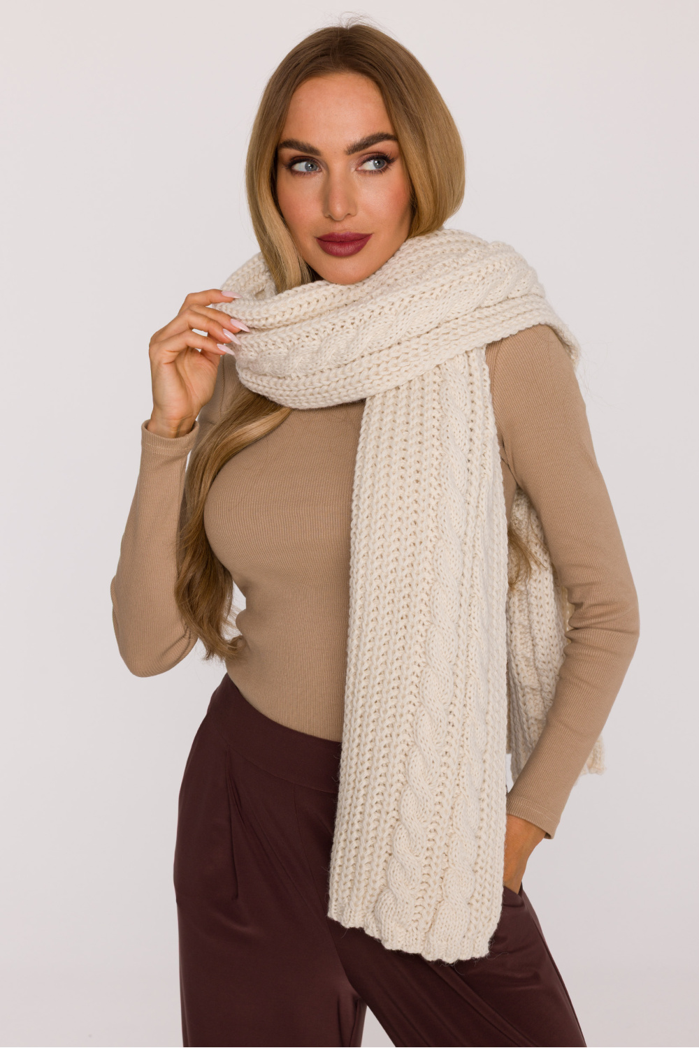Shawl model 219541 Moe