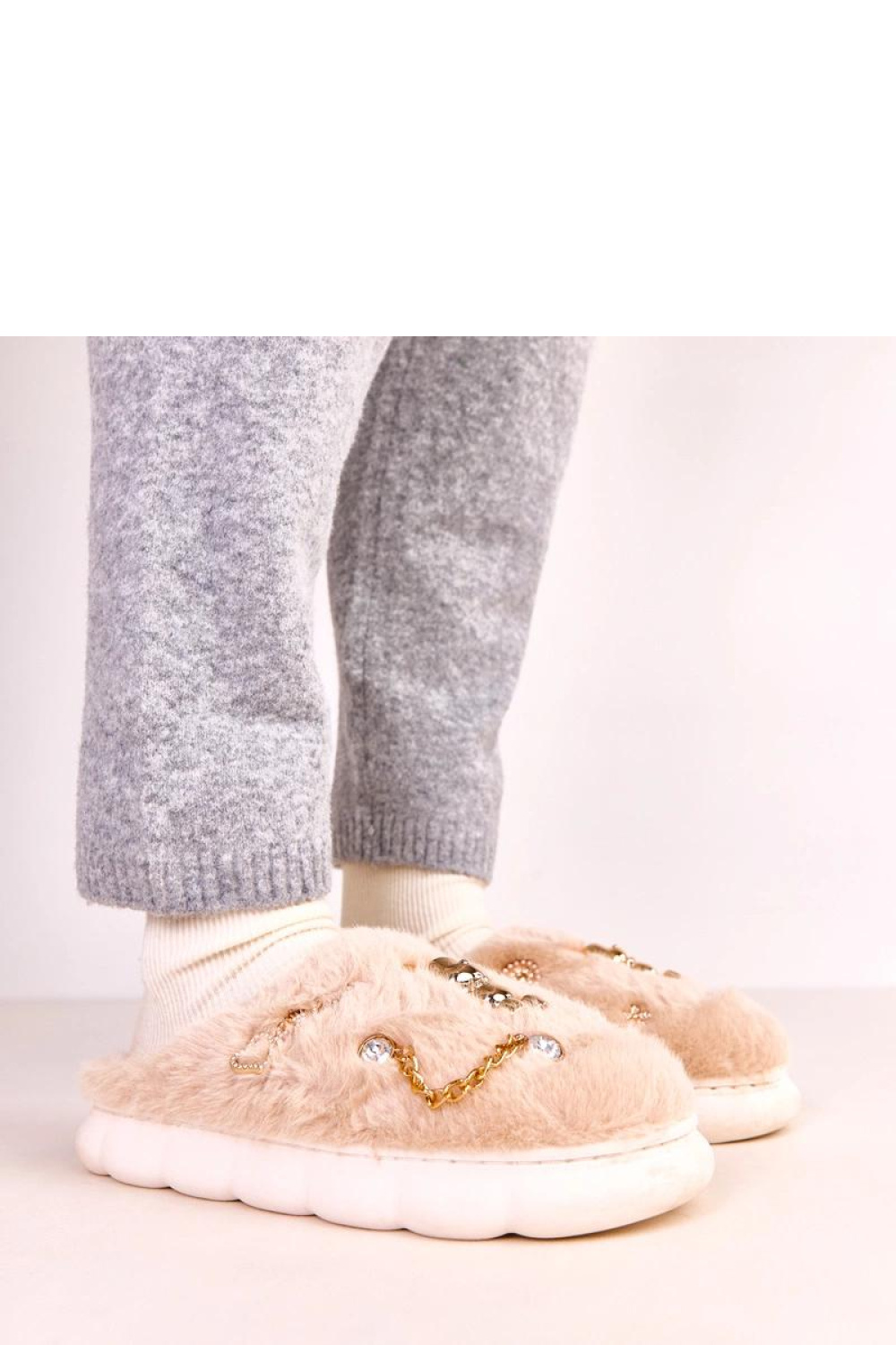 Slippers model 223113 Solea