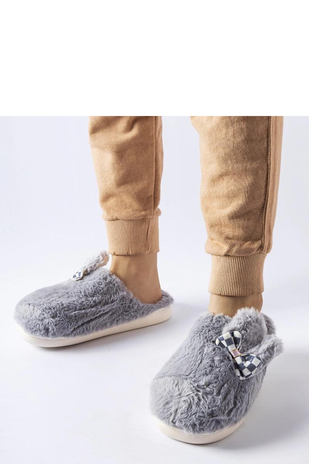 Slippers model 223133 Solea