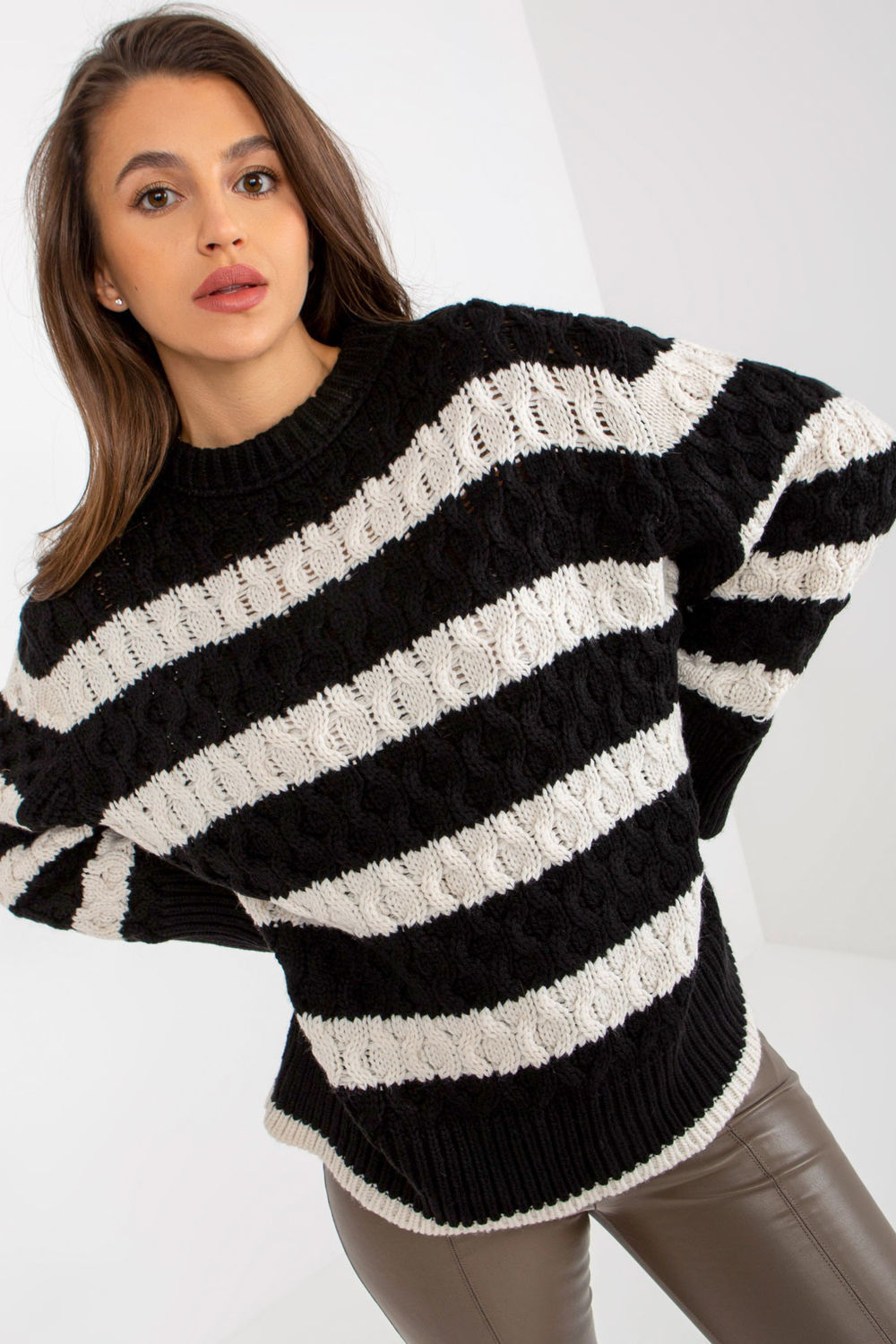 Adult Product 18+ - Jumper model 231708 Factory Price - Factory Price - Sweaters, Pullovers, Jumpers, Turtlenecks, Boleros, Shrugs - KS Store